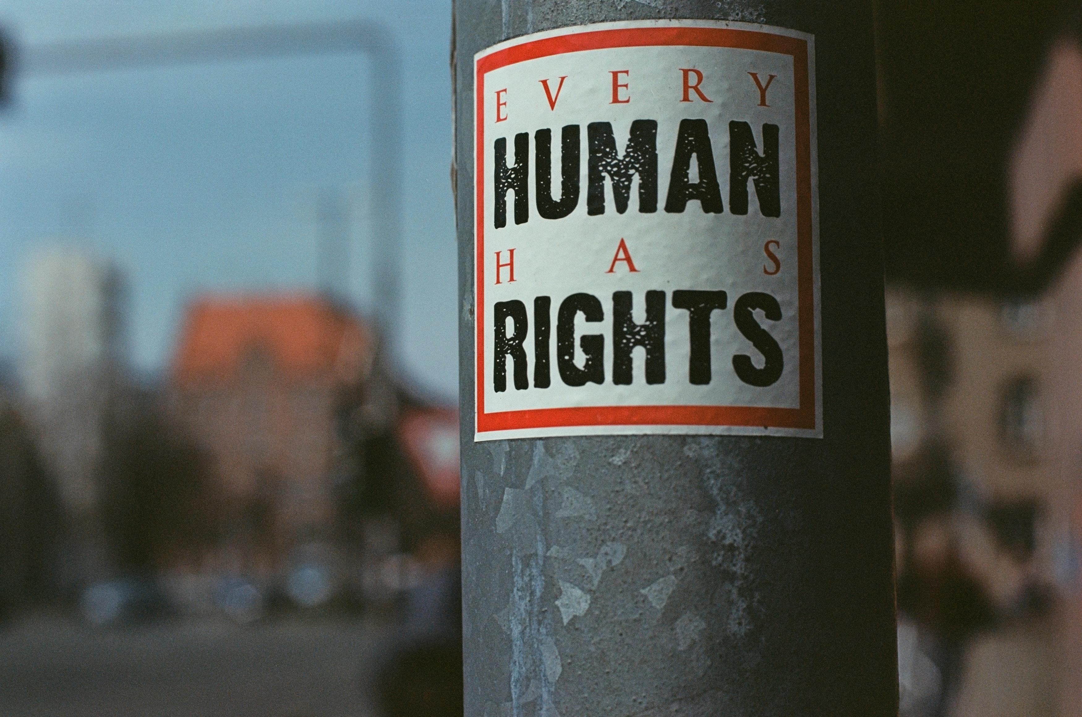 Ανθρώπινα Δικαιώματα στη σημερινή κοινωνία